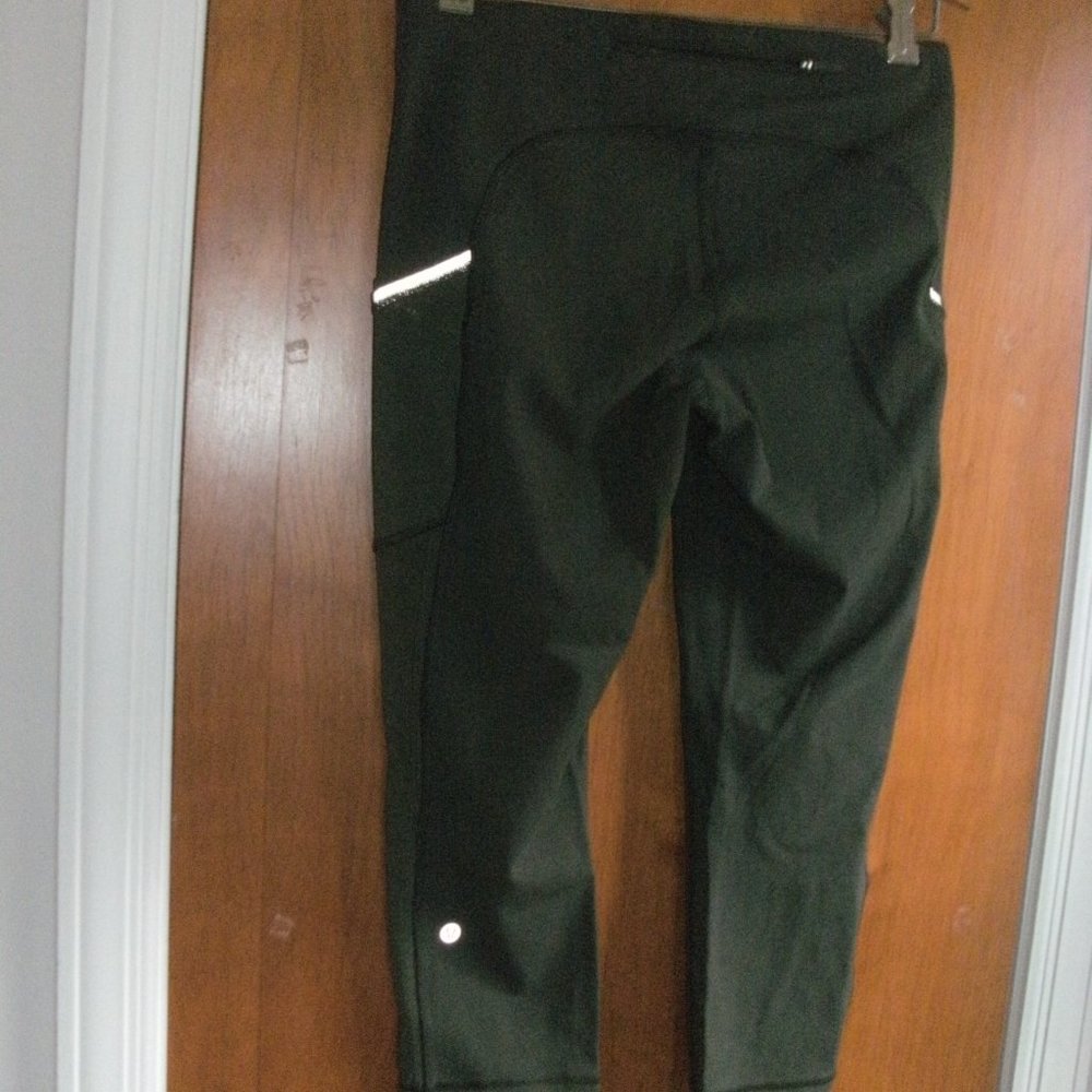 Lululemon Dark Green Mesh Insert Side Pockets Cro… - image 2